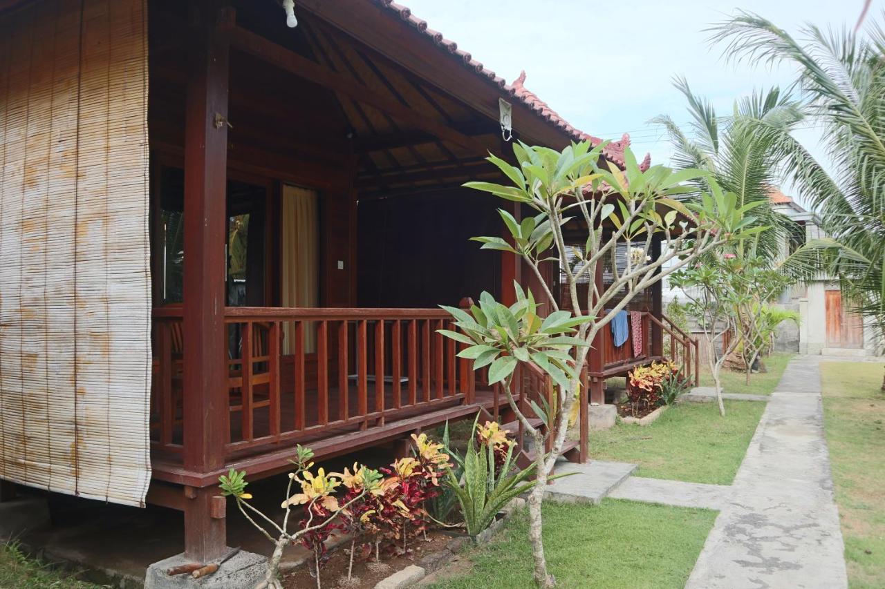 Svaha Nusa Guest House Нуса Лембонган Екстериор снимка