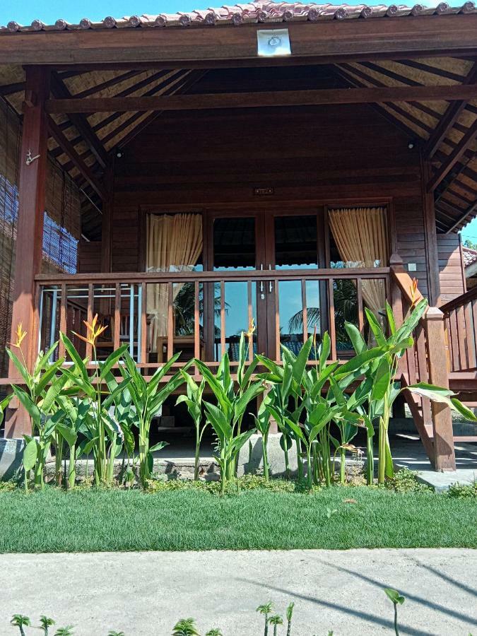 Svaha Nusa Guest House Нуса Лембонган Екстериор снимка