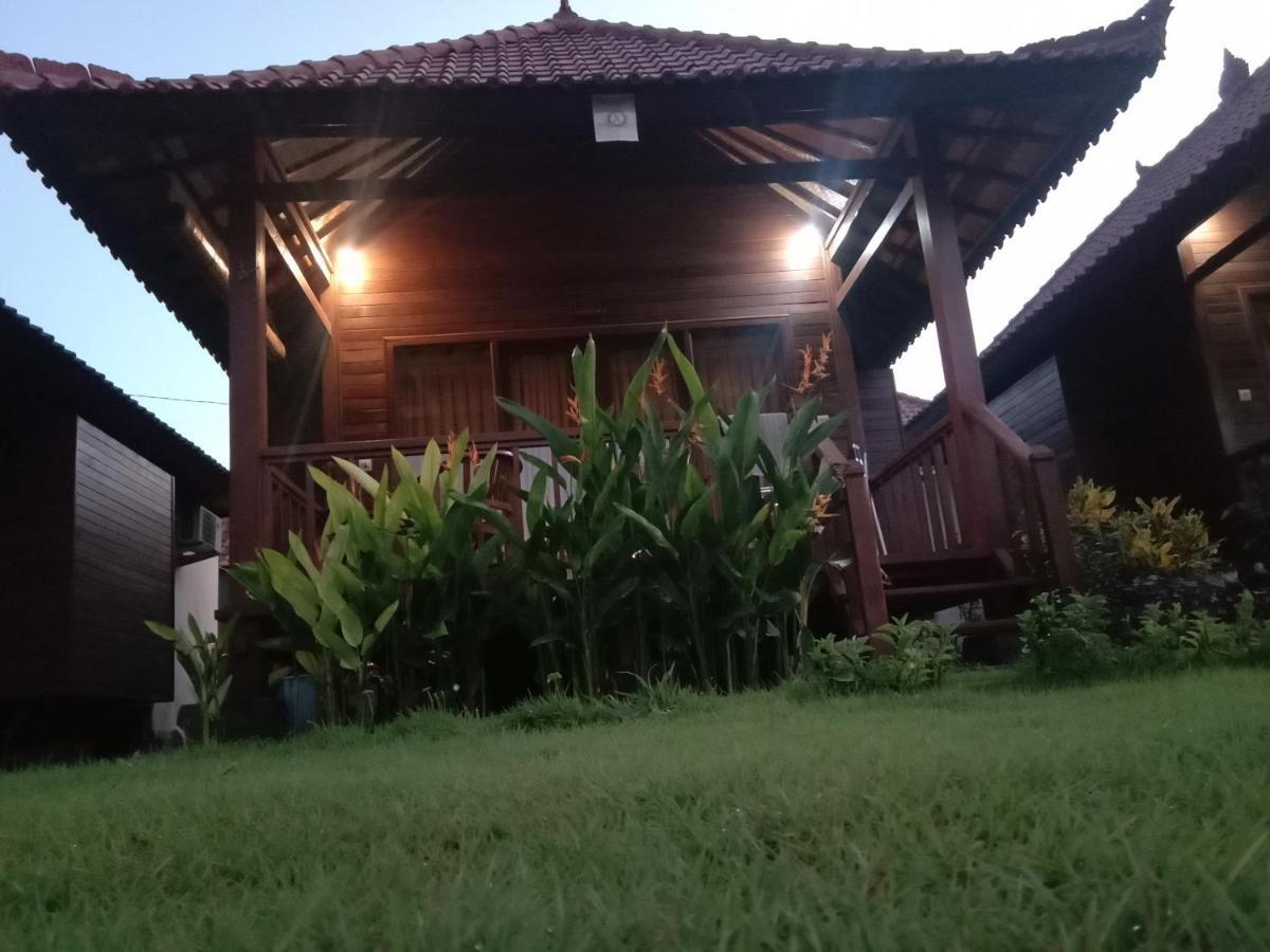 Svaha Nusa Guest House Нуса Лембонган Екстериор снимка