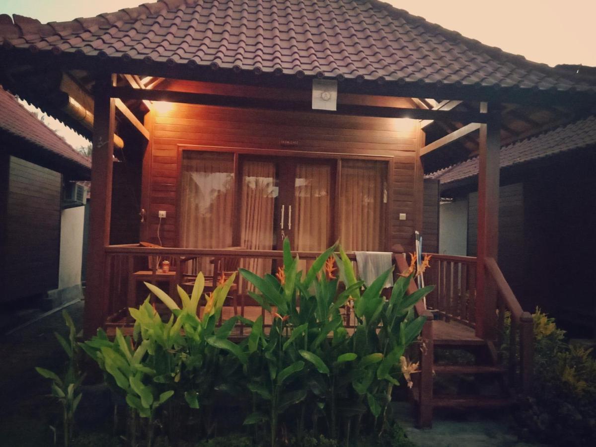 Svaha Nusa Guest House Нуса Лембонган Екстериор снимка